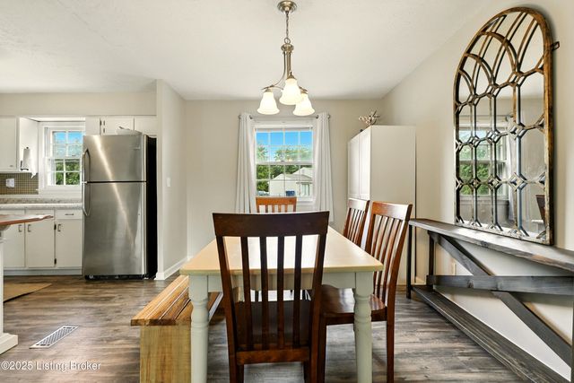 9209 Foxtail Ct, Crestwood, KY 40014