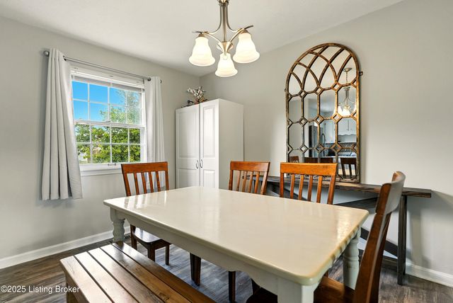 9209 Foxtail Ct, Crestwood, KY 40014