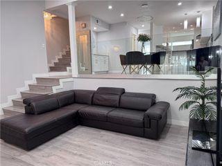 1/2 Nita, Woodland Hills, CA 91367