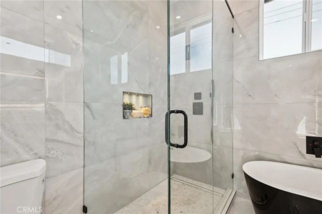 17406 Valerio Street, Lake Balboa, CA 91406