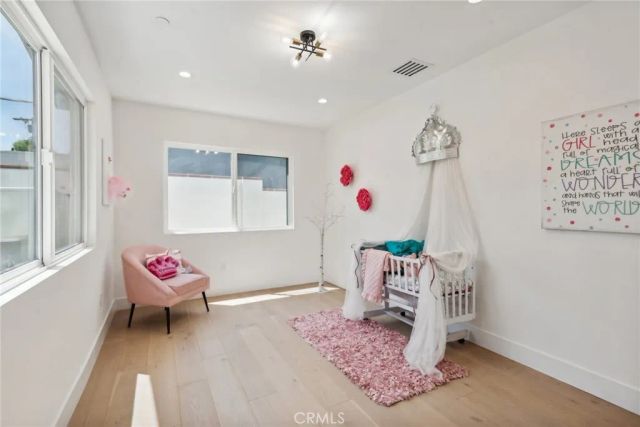 17406 Valerio Street, Lake Balboa, CA 91406