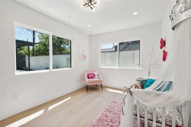 17406 Valerio Street, Lake Balboa, CA 91406