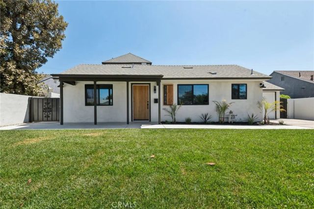 17406 Valerio Street, Lake Balboa, CA 91406