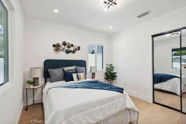 17406 Valerio Street, Lake Balboa, CA 91406