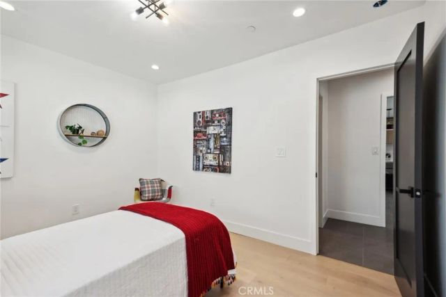 17406 Valerio Street, Lake Balboa, CA 91406