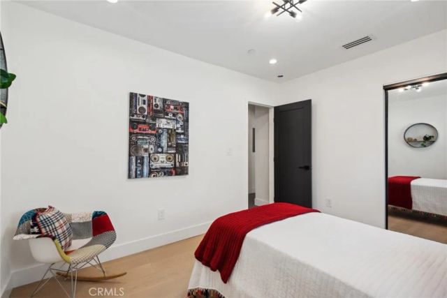 17406 Valerio Street, Lake Balboa, CA 91406