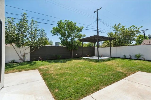 17406 Valerio Street, Lake Balboa, CA 91406