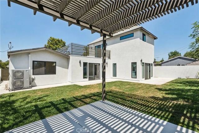 17406 Valerio Street, Lake Balboa, CA 91406