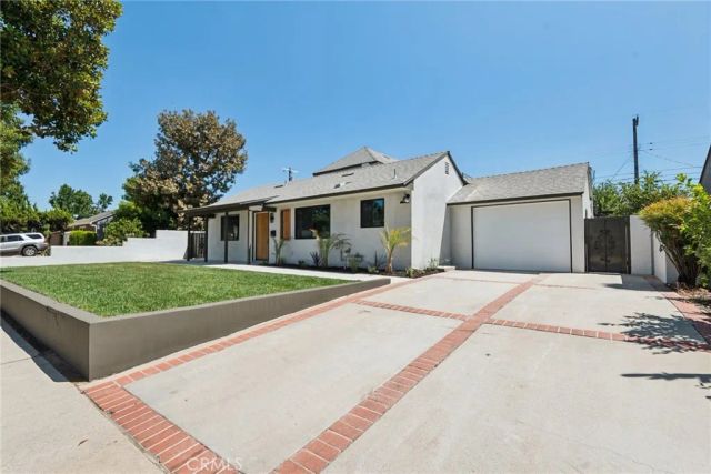17406 Valerio Street, Lake Balboa, CA 91406