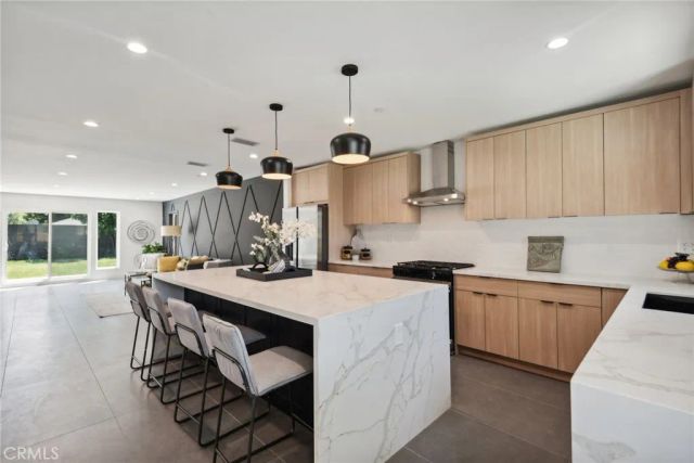 17406 Valerio Street, Lake Balboa, CA 91406