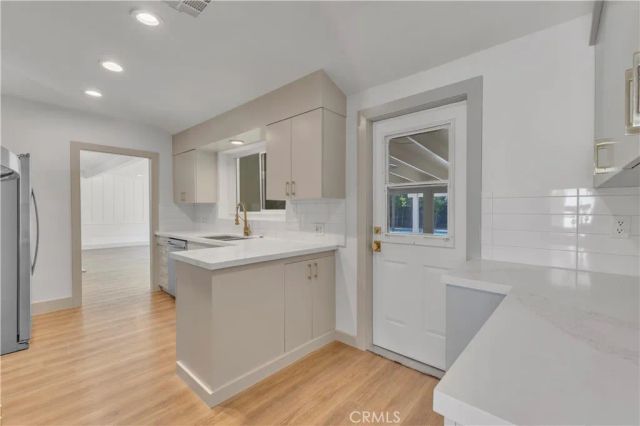 11944 Hesby Street, Valley Village, CA 91607