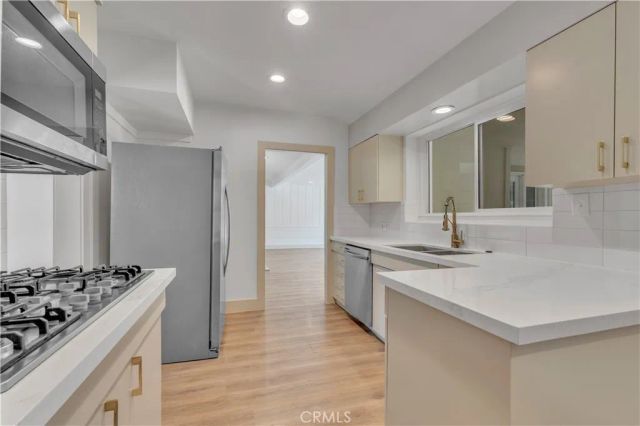 11944 Hesby Street, Valley Village, CA 91607