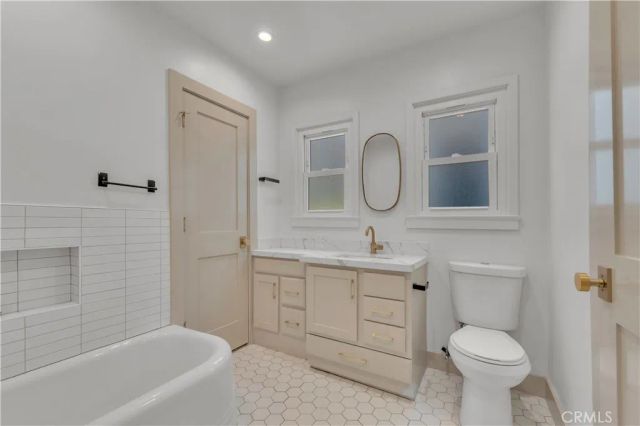 11944 Hesby Street, Valley Village, CA 91607