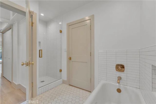 11944 Hesby Street, Valley Village, CA 91607