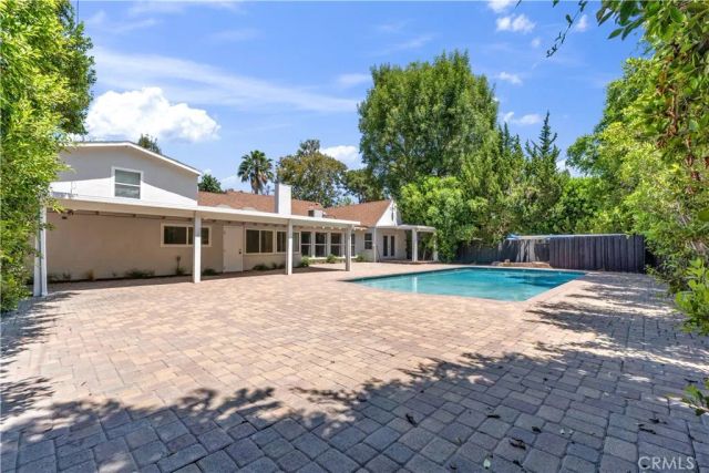 11944 Hesby Street, Valley Village, CA 91607