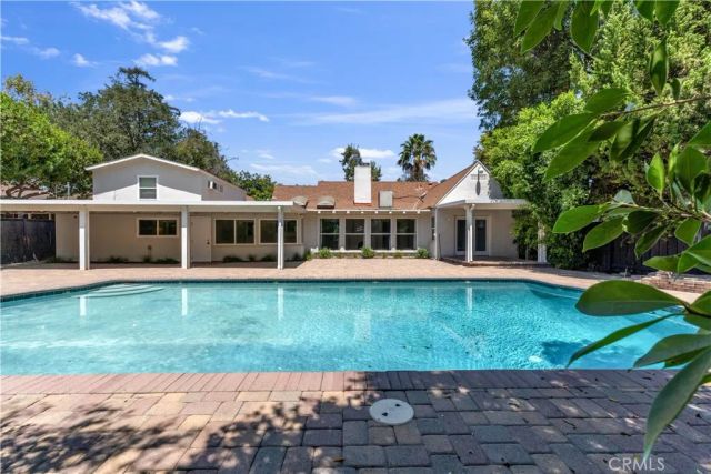 11944 Hesby Street, Valley Village, CA 91607