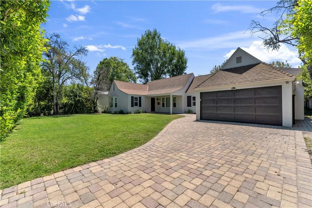 11944 Hesby Street, Valley Village, CA 91607