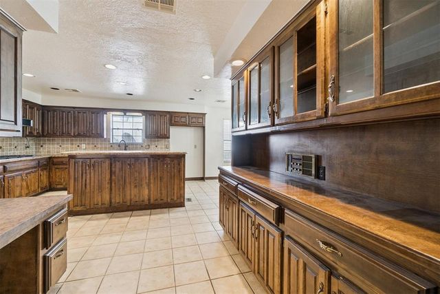 3328 Willow Brook Road, Oklahoma City, OK 73120