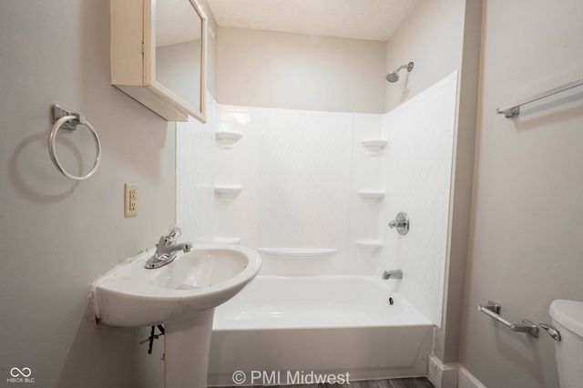 411 W 40th Street, Indianapolis, IN 46208