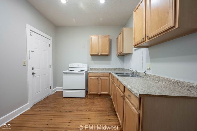 411 W 40th Street, Indianapolis, IN 46208
