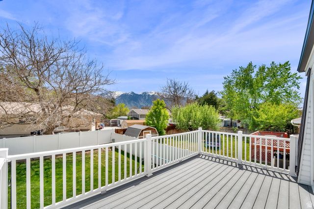 9025 S BONNET DR, Sandy, UT 84093