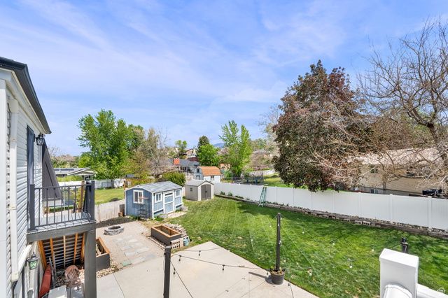9025 S BONNET DR, Sandy, UT 84093