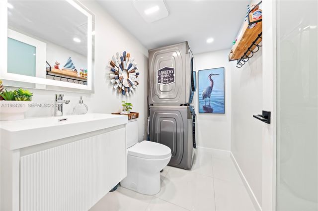 2415 W 67th Pl 8-11, Hialeah, FL 33016