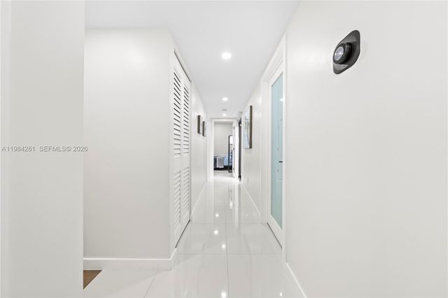 2415 W 67th Pl 8-11, Hialeah, FL 33016