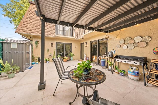 2415 W 67th Pl 8-11, Hialeah, FL 33016