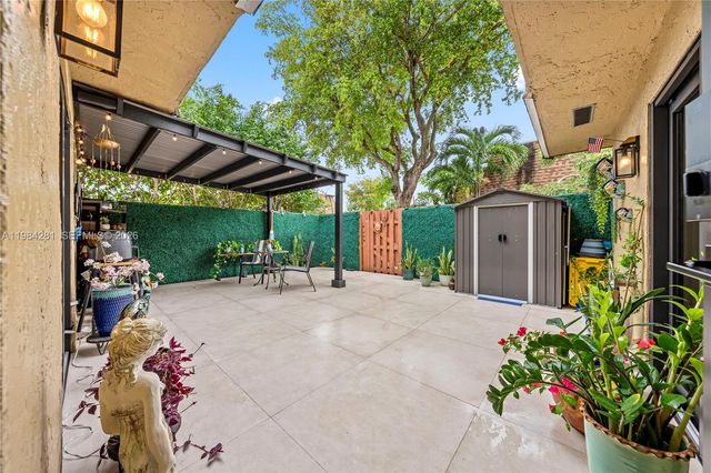 2415 W 67th Pl 8-11, Hialeah, FL 33016