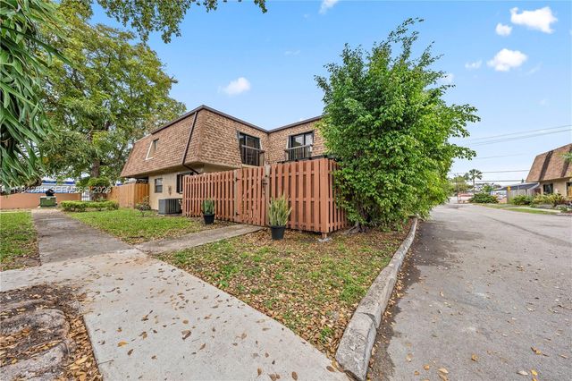 2415 W 67th Pl 8-11, Hialeah, FL 33016