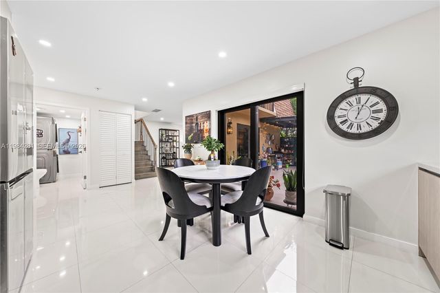 2415 W 67th Pl 8-11, Hialeah, FL 33016