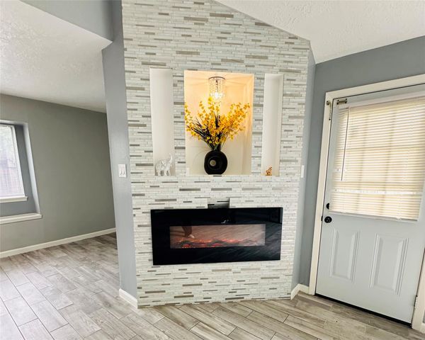 2115 Barrington Place Drive, Sugar Land, TX 77478