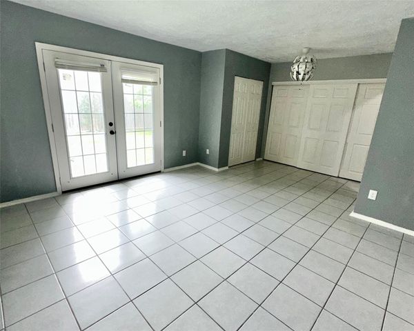 2115 Barrington Place Drive, Sugar Land, TX 77478