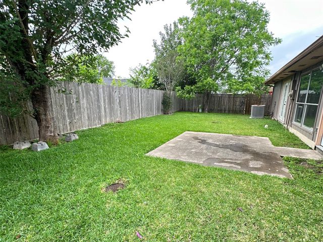 2115 Barrington Place Drive, Sugar Land, TX 77478