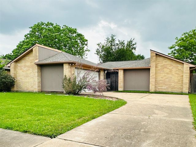 2115 Barrington Place Drive, Sugar Land, TX 77478
