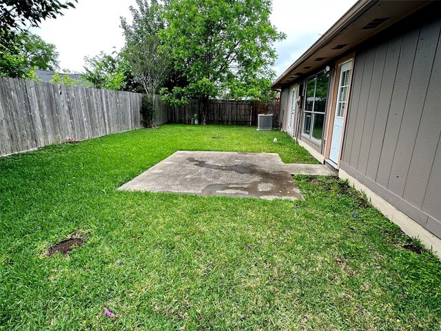 2115 Barrington Place Drive, Sugar Land, TX 77478