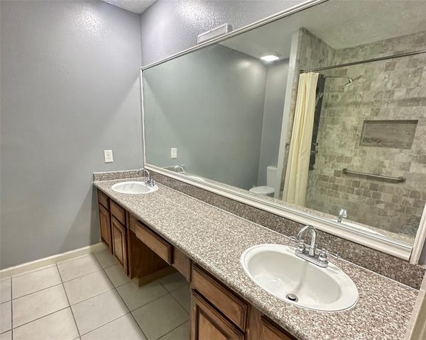 2115 Barrington Place Drive, Sugar Land, TX 77478