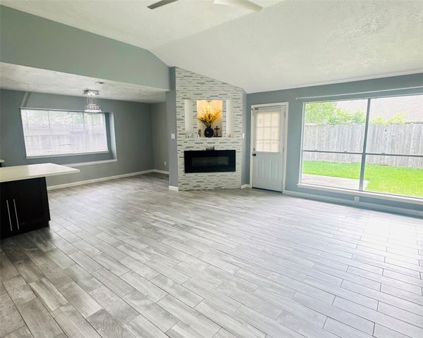 2115 Barrington Place Drive, Sugar Land, TX 77478