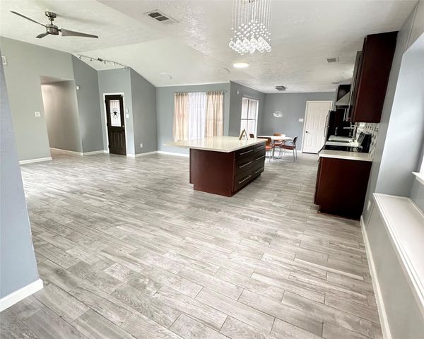 2115 Barrington Place Drive, Sugar Land, TX 77478