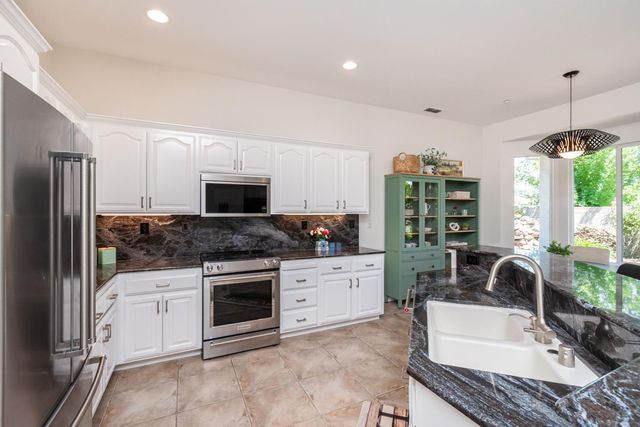 3504 Pleasant Creek Drive, Rocklin, CA 95765