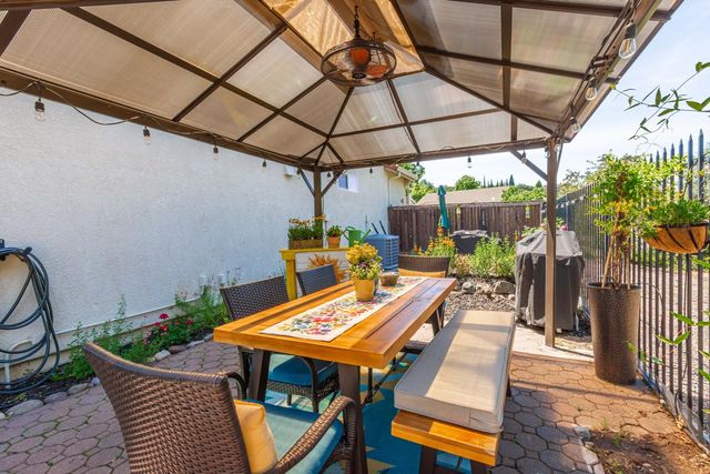3504 Pleasant Creek Drive, Rocklin, CA 95765