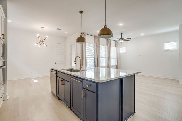 708 Pheasant Run Street, Arlington, TX 76005