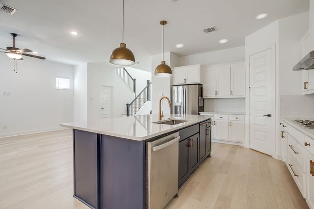 708 Pheasant Run Street, Arlington, TX 76005