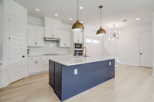 708 Pheasant Run Street, Arlington, TX 76005