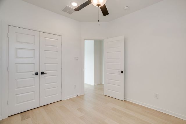 708 Pheasant Run Street, Arlington, TX 76005