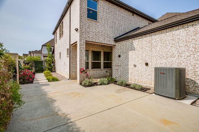 708 Pheasant Run Street, Arlington, TX 76005