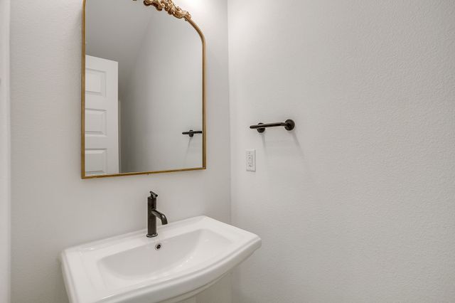 708 Pheasant Run Street, Arlington, TX 76005