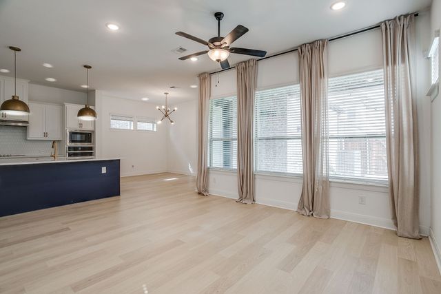 708 Pheasant Run Street, Arlington, TX 76005