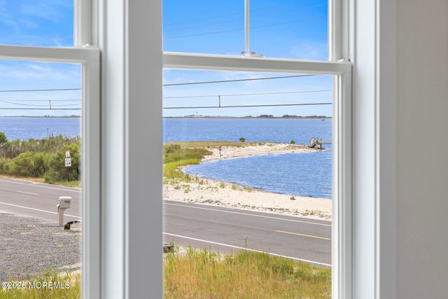1131 S Green Street, Tuckerton, NJ 08087